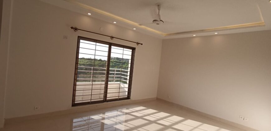 Spacious 3-Bed Apartment for Sale in Askari 13, Rawalpindi – 8th Floor with Scenic Views